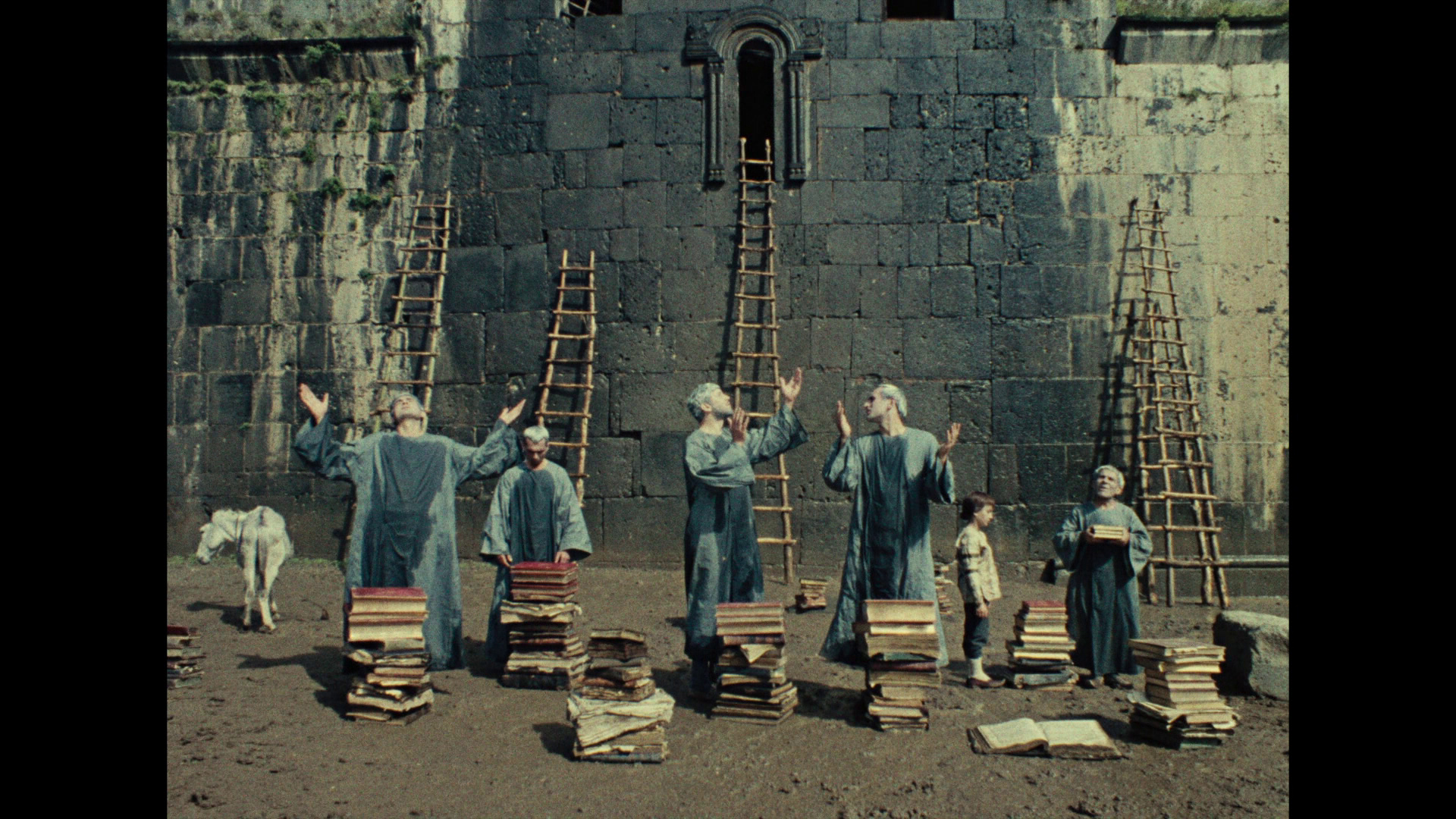 The Colour Of Pomegranates Blu Ray Sofiko Chiaureli A breathtaking fusion of poetry, ethnography, and in a series of tableaux that blend the tactile with the abstract, the color of pomegranates revives the splendors of armenian culture through the. dvdbeaver
