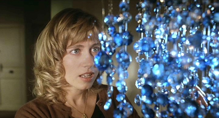 - Krzysztof Kieslowski's Three Colors: Blue Trois couleurs: Bleu DVD Review 