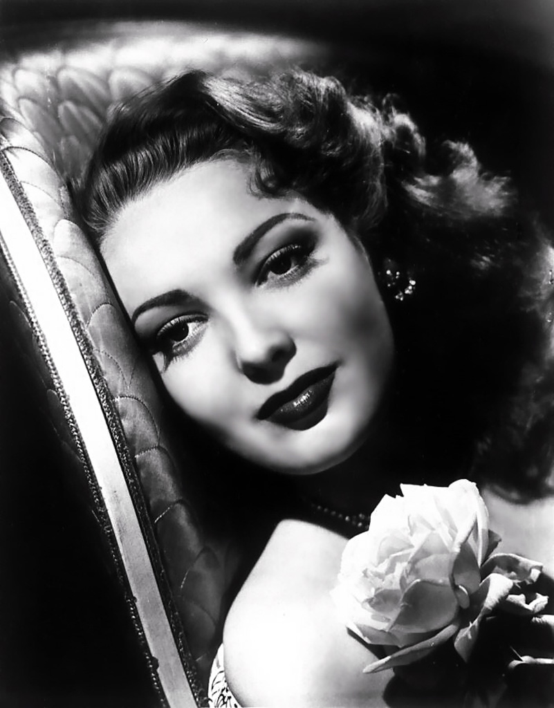 linda darnell look