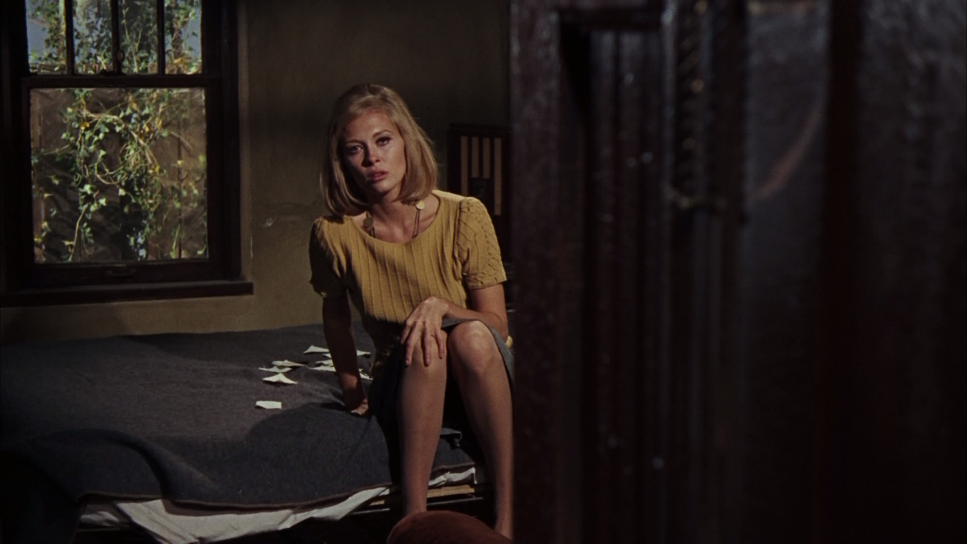 largebonnie%20and%20clyde%20blu-ray1x.jpg