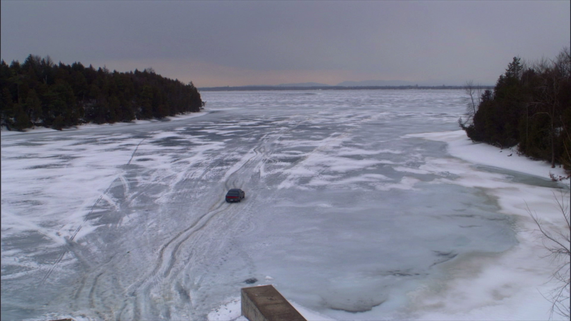 Энциклопедия кино-ЗАМЕРЗШАЯ РЕКА (Frozen River) .