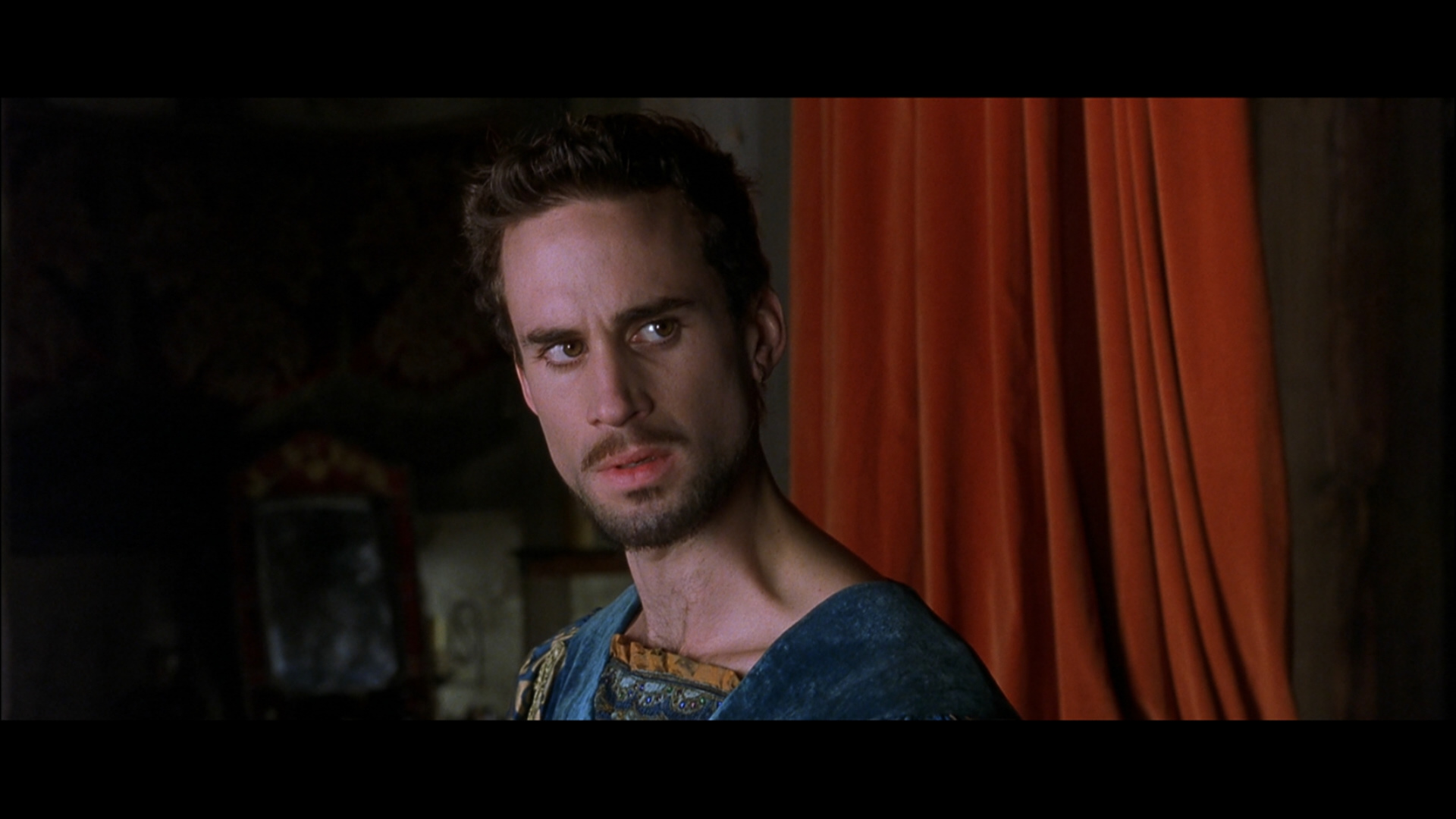 Shakespeare In Love Blu Ray Gwyneth Paltrow There is a boatman in shakespeare in love who ferries shakespeare across the thames while bragging, i had christopher marlowe then the movie stirs in a sweet love story, juicy court intrigue, backstage politics and some lovely moments from romeo and juliet (shakespeare's working title. dvdbeaver