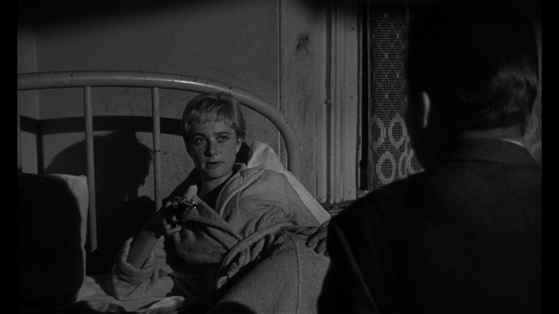 large_kiss_me_deadly_blu-ray_2.jpg