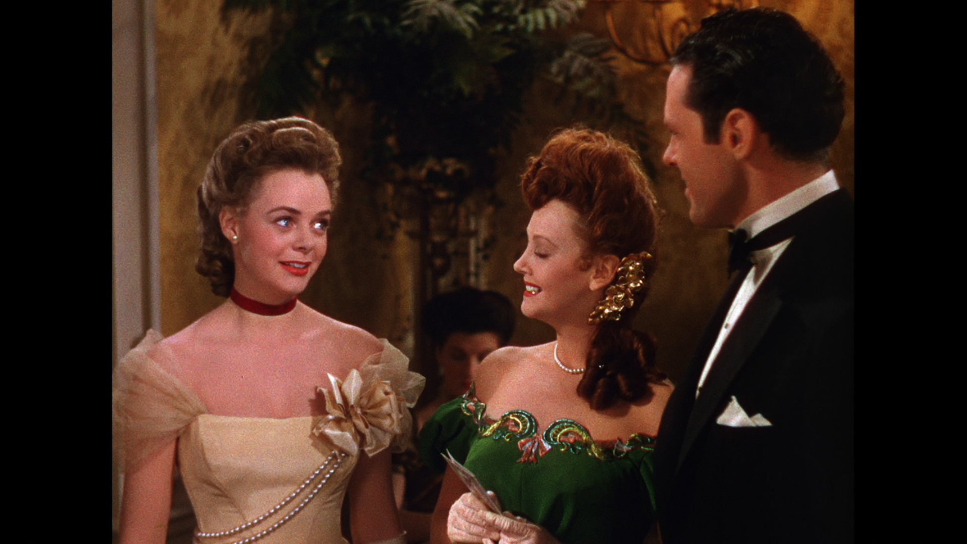 Meet Me In St Louis Blu Ray Judy Garland Louis fairly hums with dark undercurrents that would surface in two of minnelli's later masterpieces, some came running. dvdbeaver