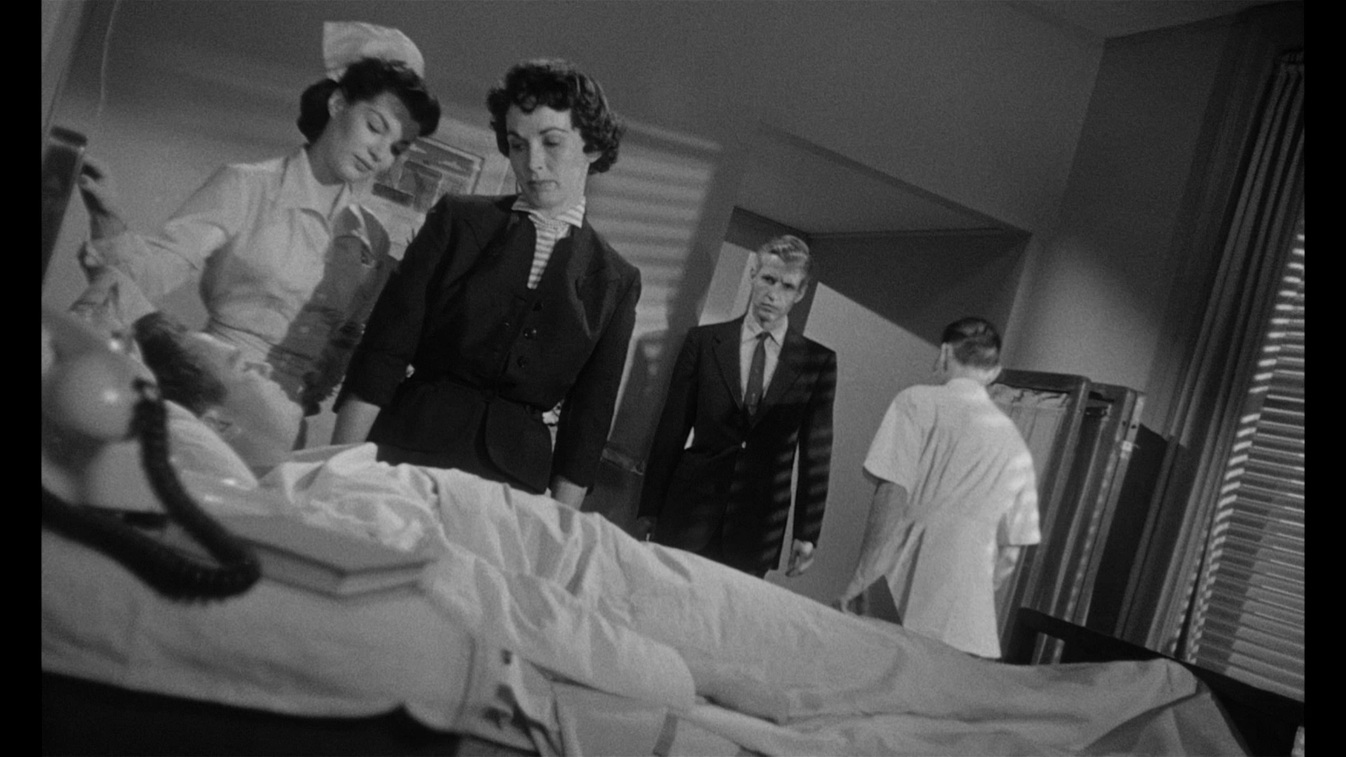large_kiss_me_deadly_01_blu-