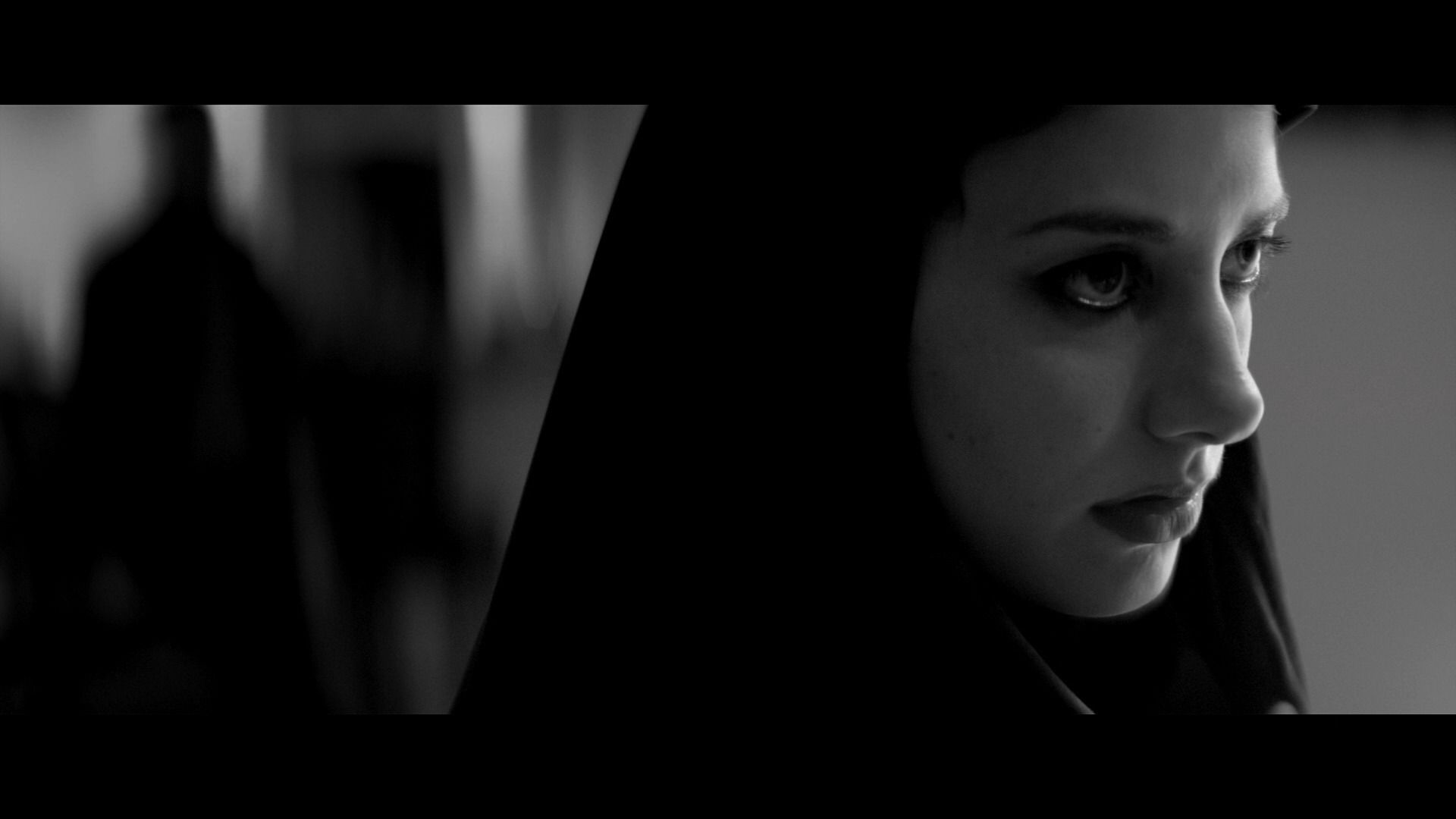 A Girl Walks Home Alone at Night Blu ray Sheila Vand