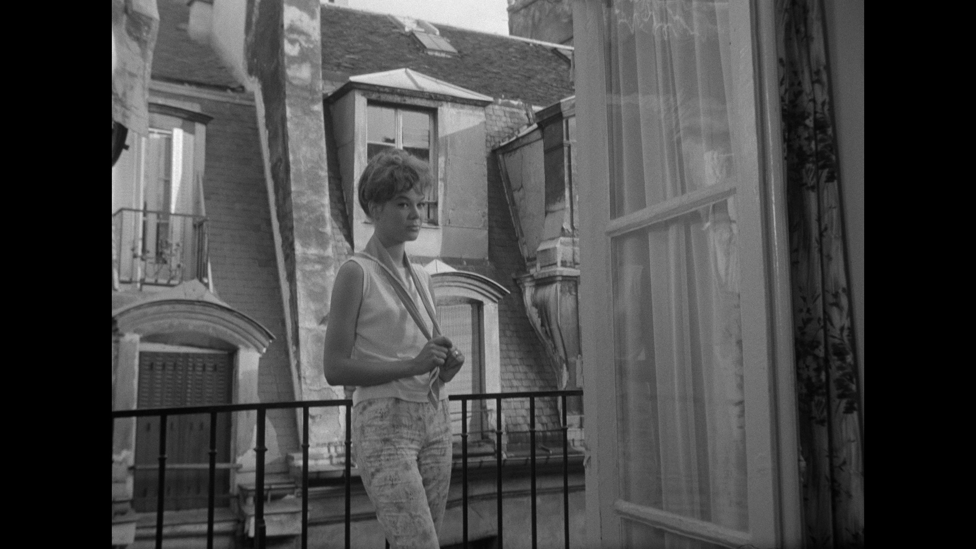 Paris Belongs To Us Blu Ray Betty Schneider Anne goupil, pierre goupil, gerard lenz and others. dvdbeaver