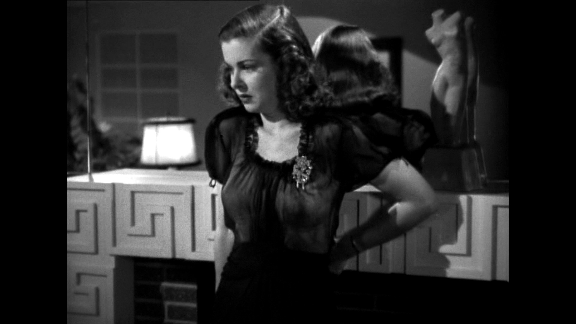 The Woman In The Window Film / Woman In The Window Trailer Amy Adams Is