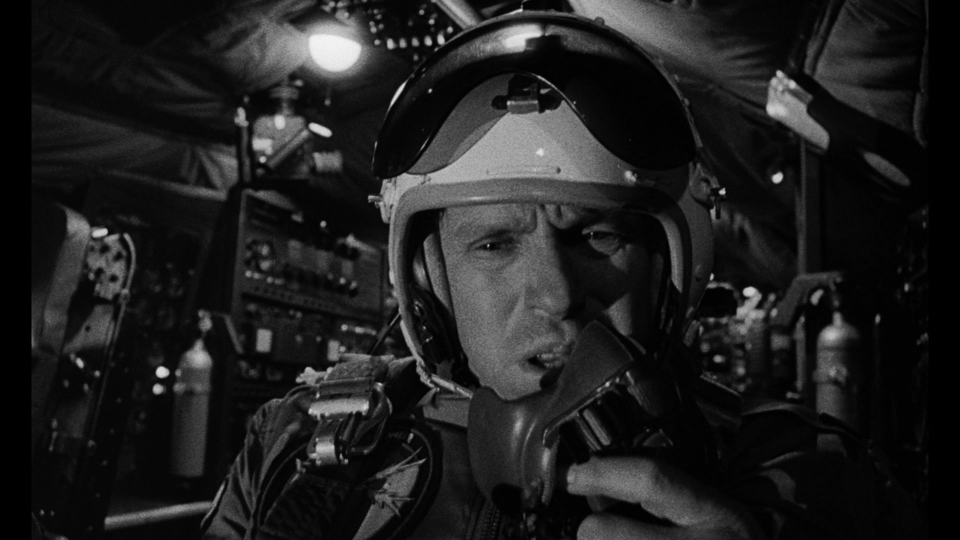 a review of the film dr strangelove The following is roger ebert’s 1999 “great movie” essay on “dr strangelove” in commemoration of the film’s 40th anniversary, a newly restored print is showing at the music box theatre that can be dangerous for an actor directors often ask actors to underplay closer shots, because too . a review of the film dr strangelove The following is roger ebert’s 1999 “great movie” essay on “dr strangelove” in commemoration of the film’s 40th anniversary, a newly restored print is showing at the music box theatre that can be dangerous for an actor directors often ask actors to underplay closer shots, because too .