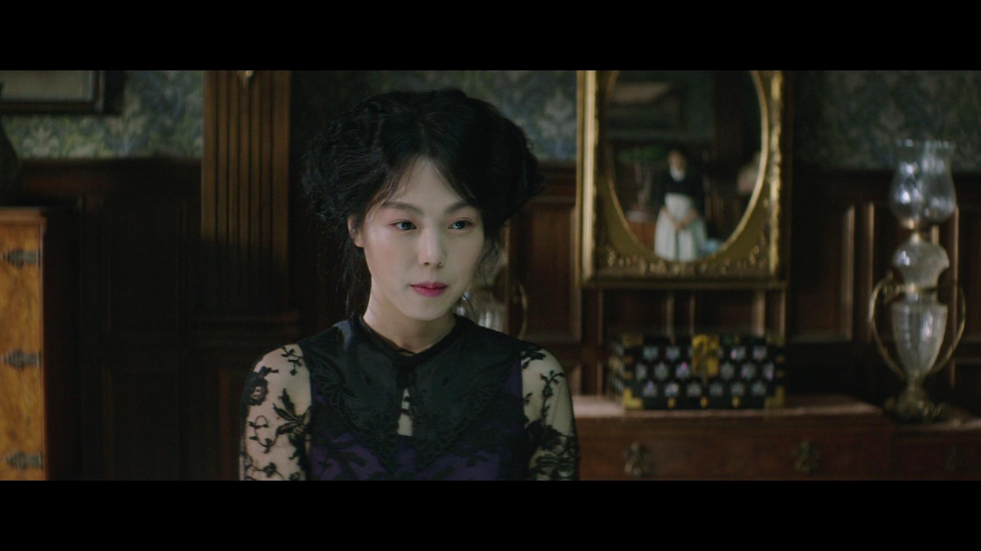thumbnail image 2 of The Handmaiden Special Edition Blu-ray – Park Chan-wook – Korean With English Subs – UK Import 2 of 4
